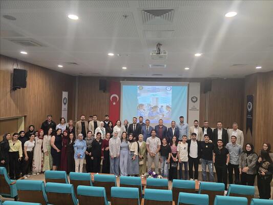sirnak-universitesi-nde-hemsireler-ve-ebeler-gunu-etkinligi-duzenlendi